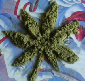hoja echa con hachís hoja hash